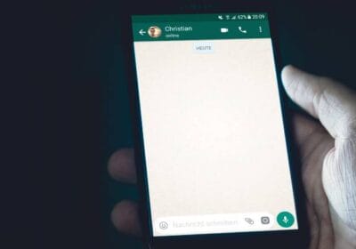How to Read WhatsApp Messages without Letting the Sender Know